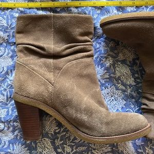 Vince Camuto Suede boots tan beige women’s sz 7.5